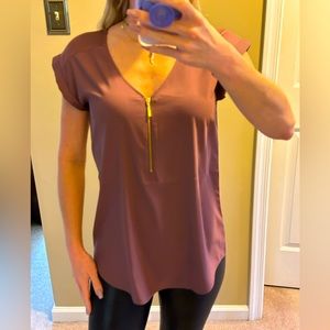 Express Zipper Blouse in Maroon